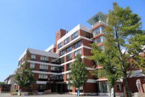 千葉経済大学外観（大学校舎1号館）