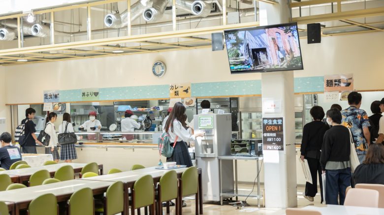 ランチ体験（学生ホール内・食堂）①